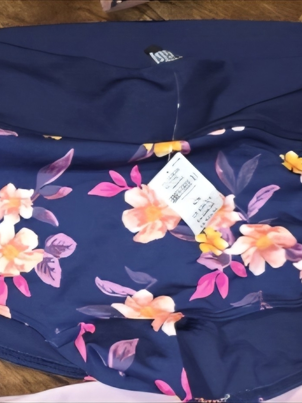 NWT PINK Size Medium Gym To Swim Shorts